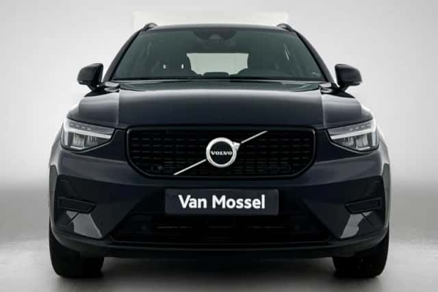 Volvo XC40 (2023) thumbnail 5