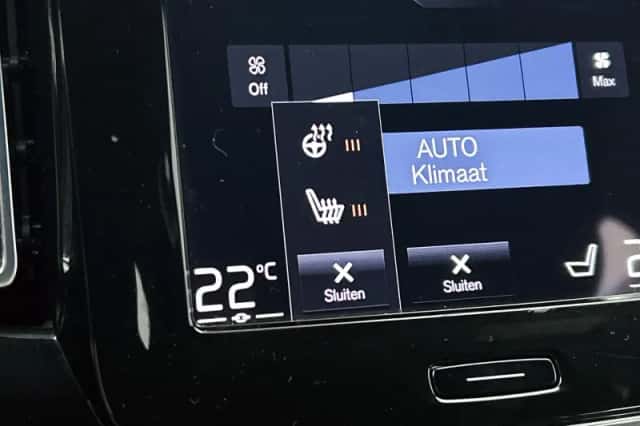 Volvo XC40 (2023) thumbnail 9