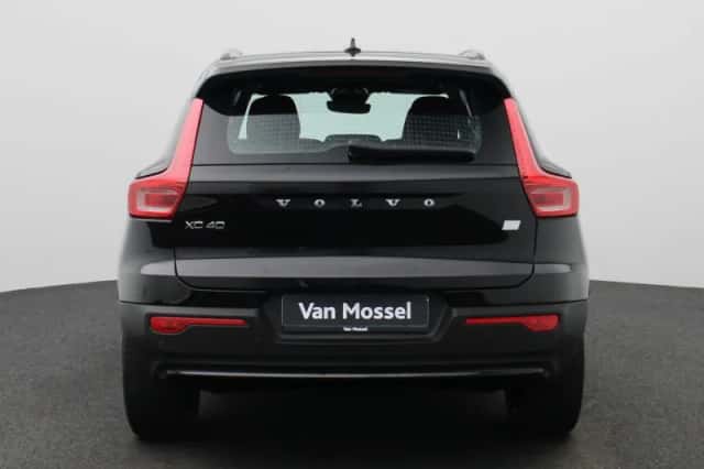 Volvo XC40 (2023) thumbnail 5