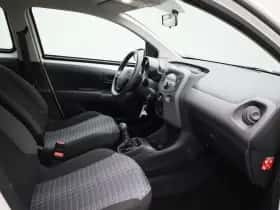 Peugeot 108 (2021) thumbnail 24
