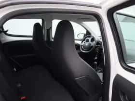Peugeot 108 (2021) thumbnail 25