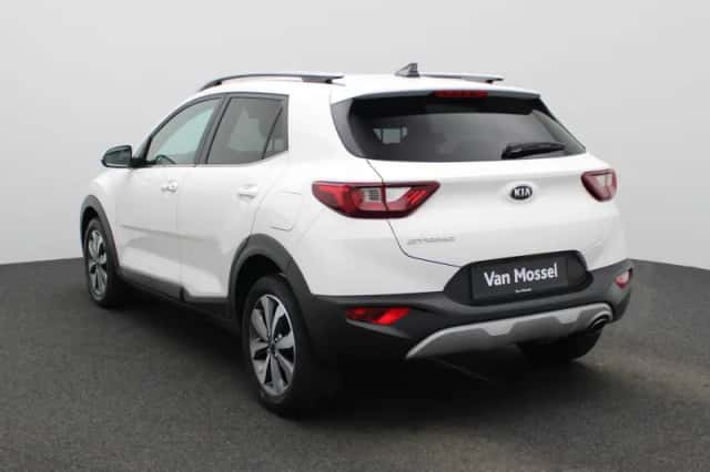 Kia Stonic (2020) thumbnail 2