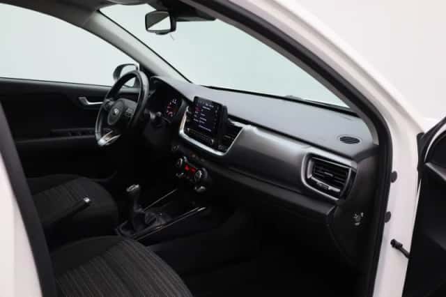 Kia Stonic (2020) thumbnail 26