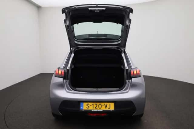 Peugeot 208 (2023) thumbnail 11