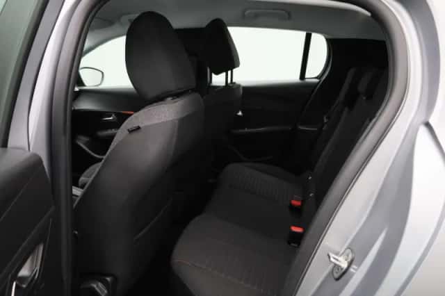 Peugeot 208 (2023) thumbnail 10