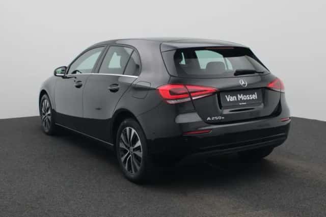 Mercedes-Benz A-Klasse (2023) thumbnail 2