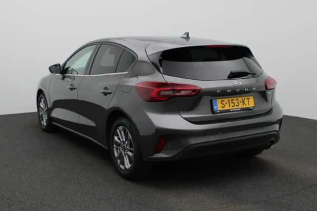 Ford Focus (2023) thumbnail 2