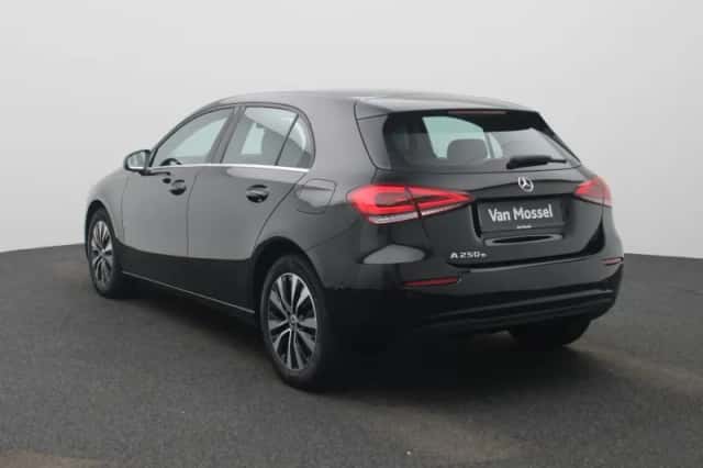 Mercedes-Benz A-Klasse (2023) thumbnail 2