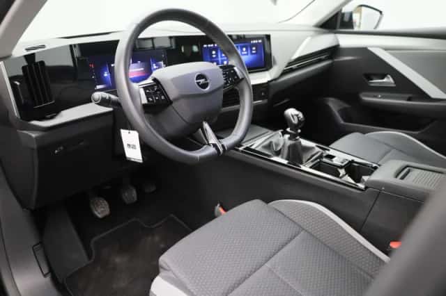 Opel Astra (2022) thumbnail 16