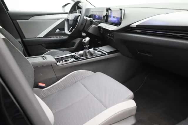 Opel Astra (2022) thumbnail 32