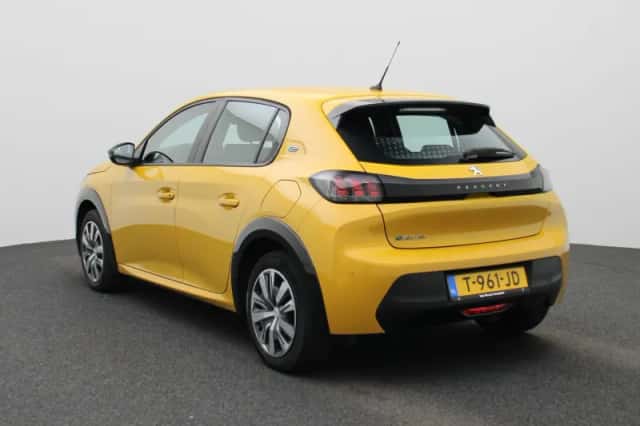 Peugeot e-208 (2023) thumbnail 2