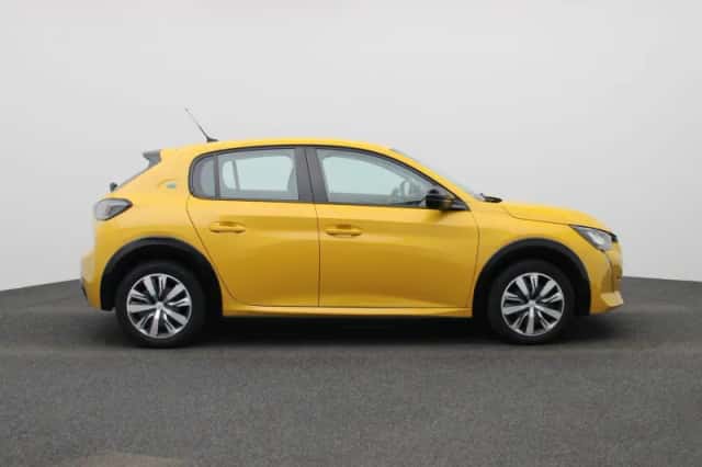 Peugeot e-208 (2023) thumbnail 6