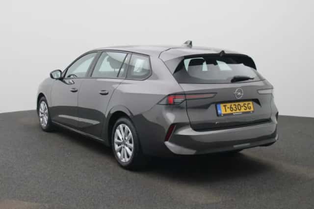 Opel Astra (2023) thumbnail 2
