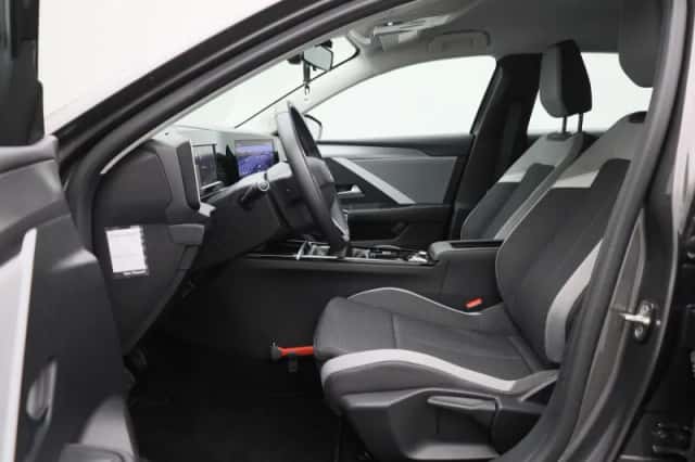 Opel Astra (2023) thumbnail 11