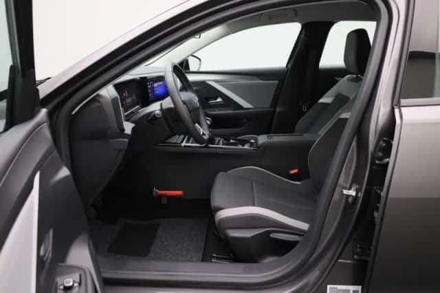 Opel Astra (2023) thumbnail 9