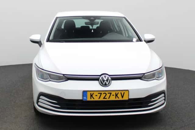 Volkswagen Golf (2021) thumbnail 3