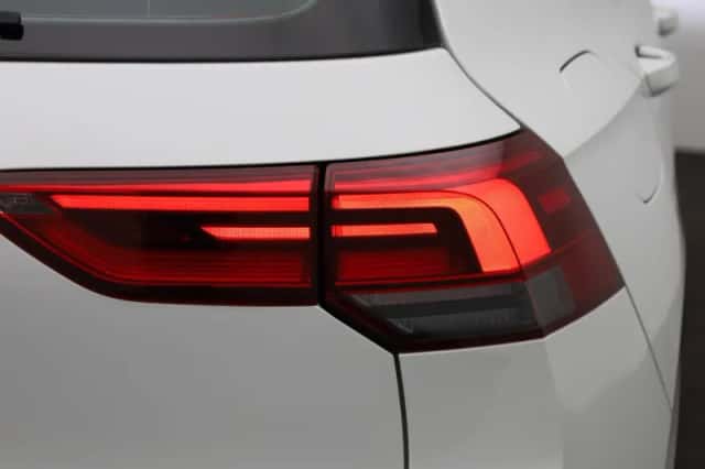Volkswagen Golf (2021) thumbnail 33
