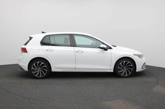 Volkswagen Golf (2021) thumbnail 6