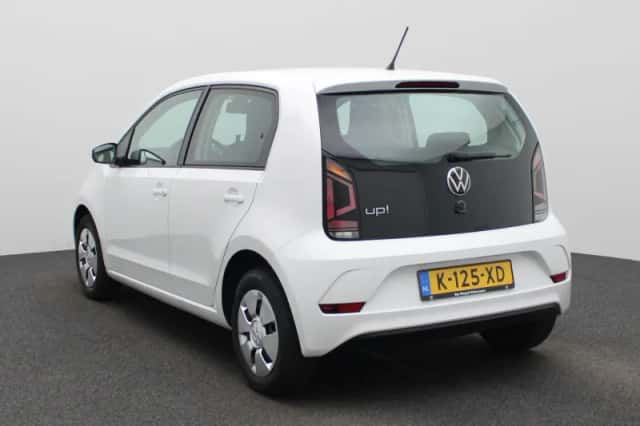 Volkswagen Up! (2021) thumbnail 2