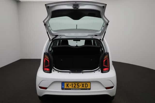Volkswagen Up! (2021) thumbnail 11