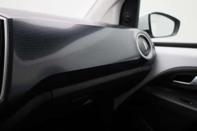 Volkswagen Up! (2021) thumbnail 19