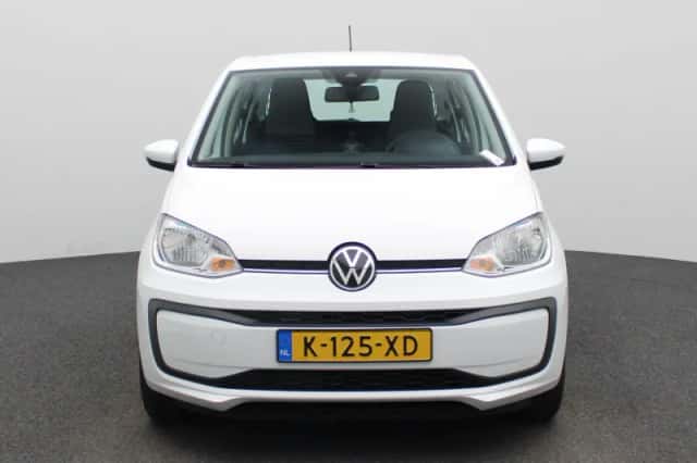 Volkswagen Up! (2021) thumbnail 3