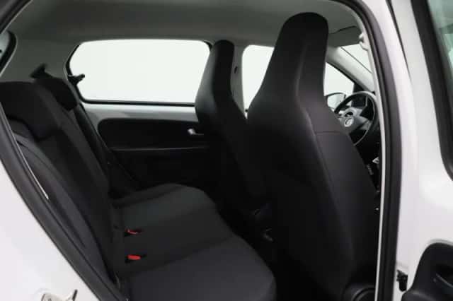 Volkswagen Up! (2021) thumbnail 24