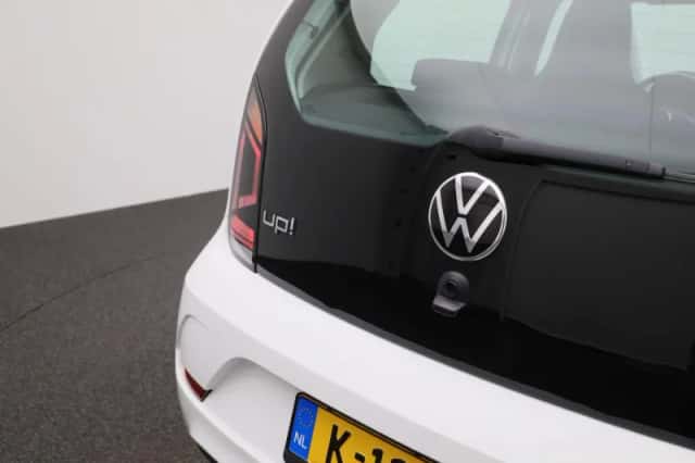 Volkswagen Up! (2021) thumbnail 27