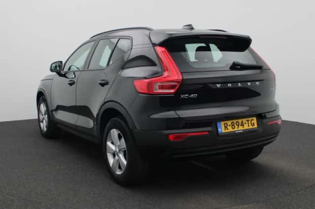 Volvo XC40 (2021) thumbnail 2