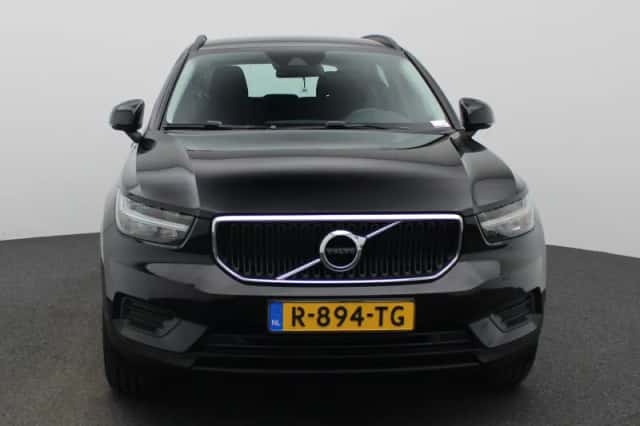 Volvo XC40 (2021) thumbnail 3