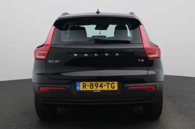 Volvo XC40 (2021) thumbnail 5