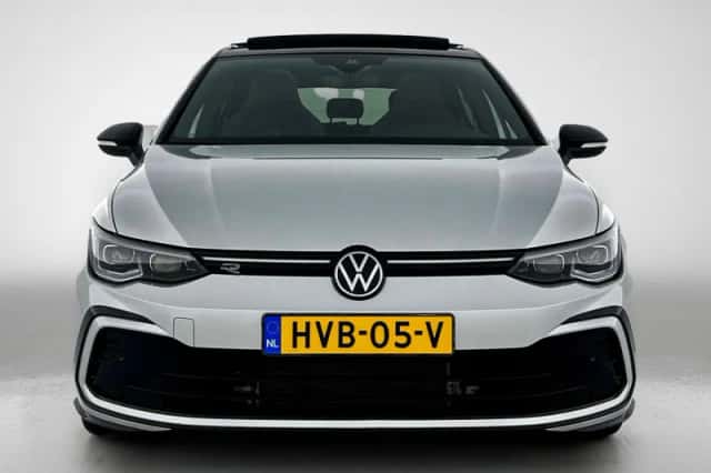 Volkswagen Golf (2024) thumbnail 5