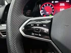 Volkswagen Golf thumbnail 8