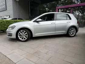 Volkswagen Golf thumbnail 2