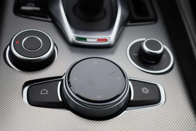 Alfa Romeo Giulia (2023) thumbnail 18