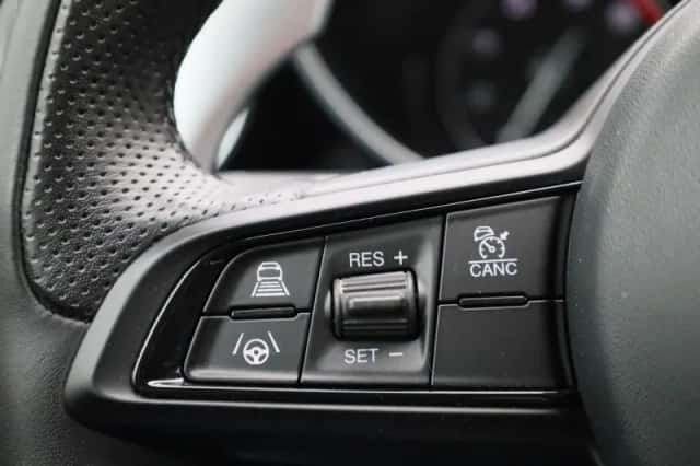 Alfa Romeo Giulia (2023) thumbnail 19