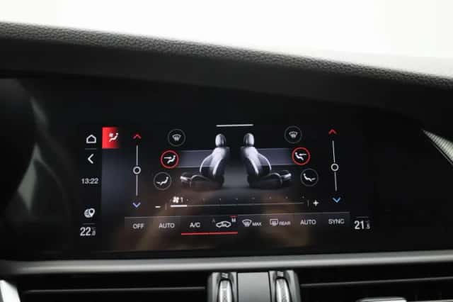 Alfa Romeo Giulia (2023) thumbnail 22