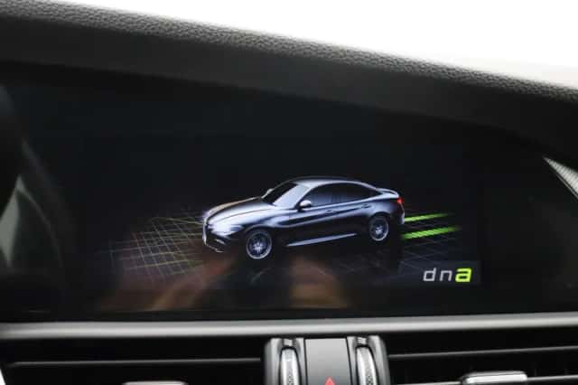 Alfa Romeo Giulia (2023) thumbnail 23