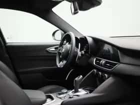 Alfa Romeo Giulia (2023) thumbnail 29