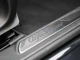 Alfa Romeo Giulia (2023) thumbnail 30