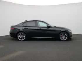 Alfa Romeo Giulia (2023) thumbnail 7