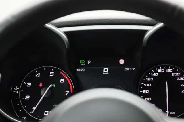 Alfa Romeo Giulia (2023) thumbnail 8