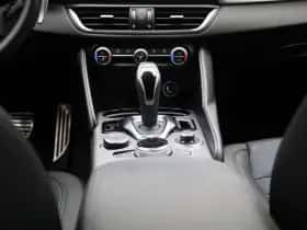 Alfa Romeo Giulia (2023) thumbnail 10