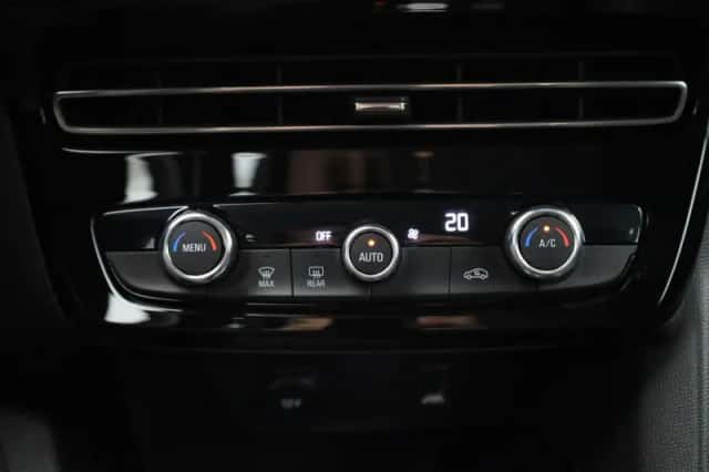 Opel Mokka-e (2023) thumbnail 17