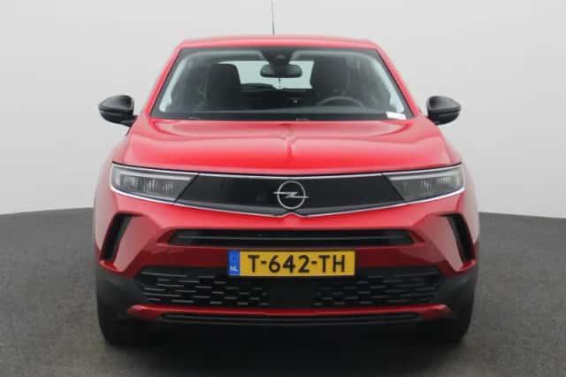 Opel Mokka-e (2023) thumbnail 3