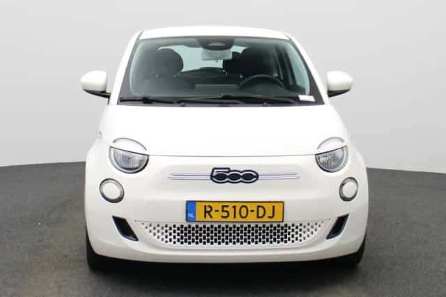 Fiat 500 (2022) thumbnail 3