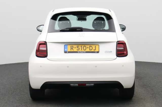 Fiat 500 (2022) thumbnail 5