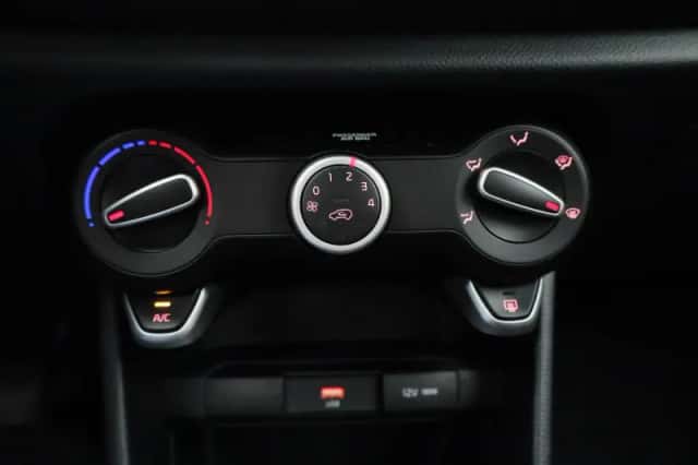 Kia Picanto (2021) thumbnail 17