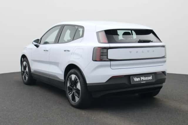Volvo EX30 (2024) thumbnail 2