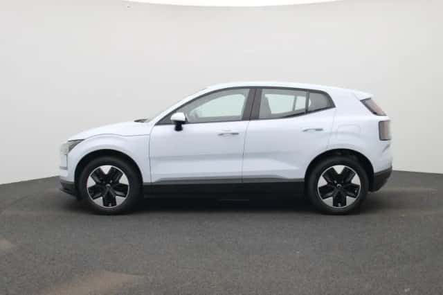 Volvo EX30 (2024) thumbnail 4